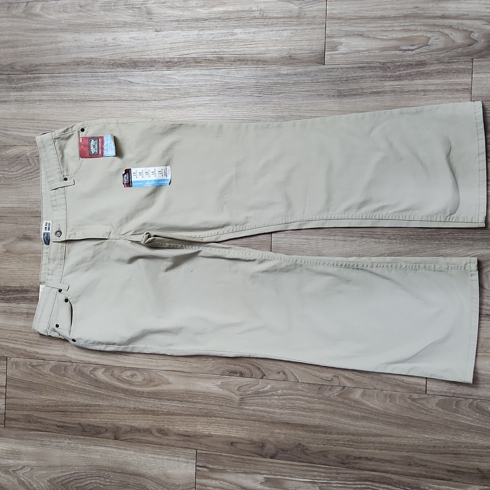 Levi's Signature Low-Rise Stretch Bootcut Khaki Pants Misses 18 Medium NWT